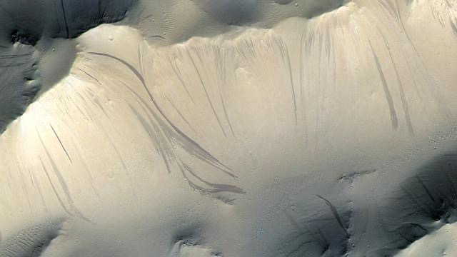 人工智能协助天文学家解读火星50万条地表痕迹(图1)